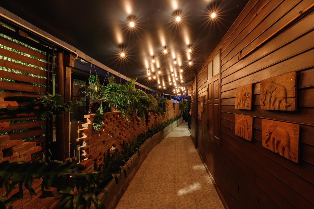 Ilili House Hostel เชียงใหม่ ภายนอก รูปภาพ