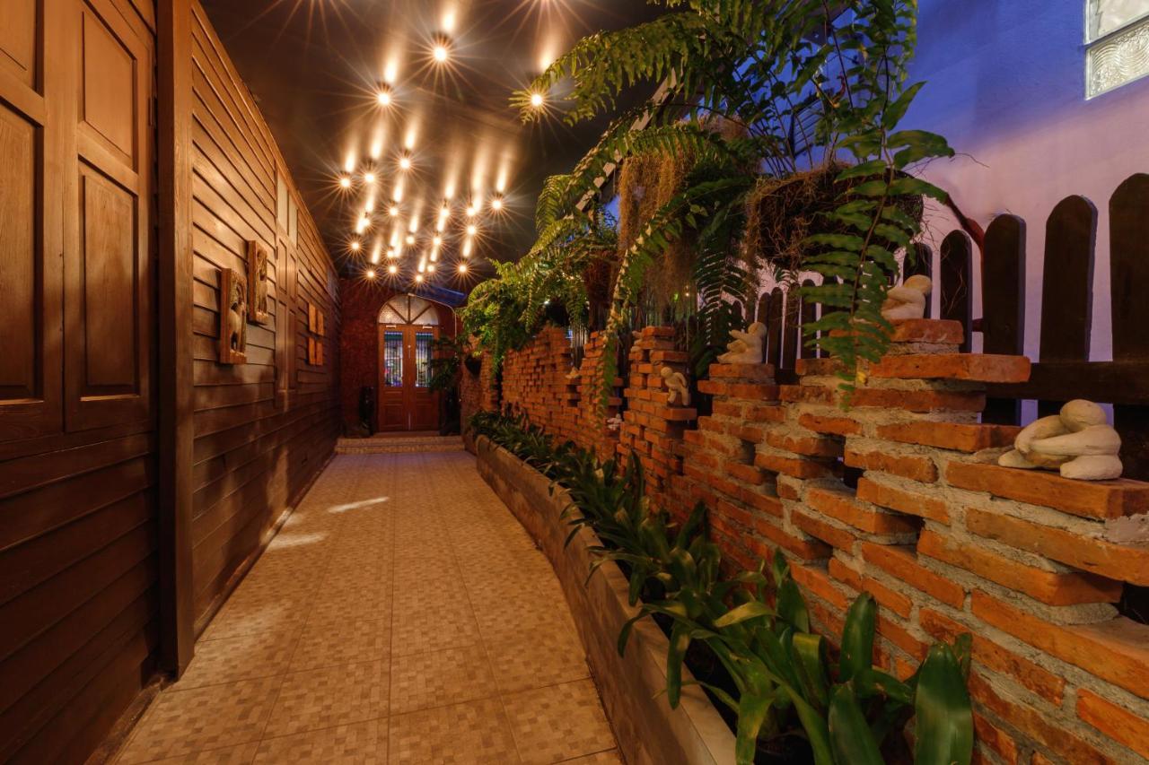Ilili House Hostel เชียงใหม่ ภายนอก รูปภาพ