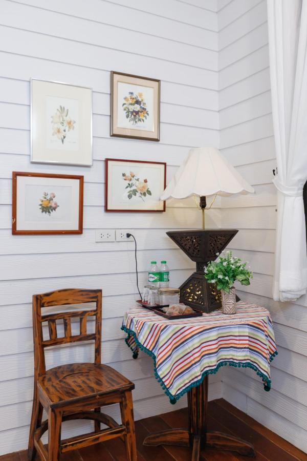 Ilili House Hostel เชียงใหม่ ภายนอก รูปภาพ